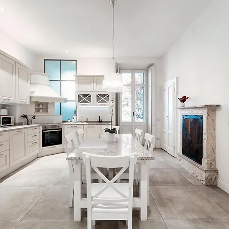 Cedro By Quokka 360 - Designer Flat In * קומו